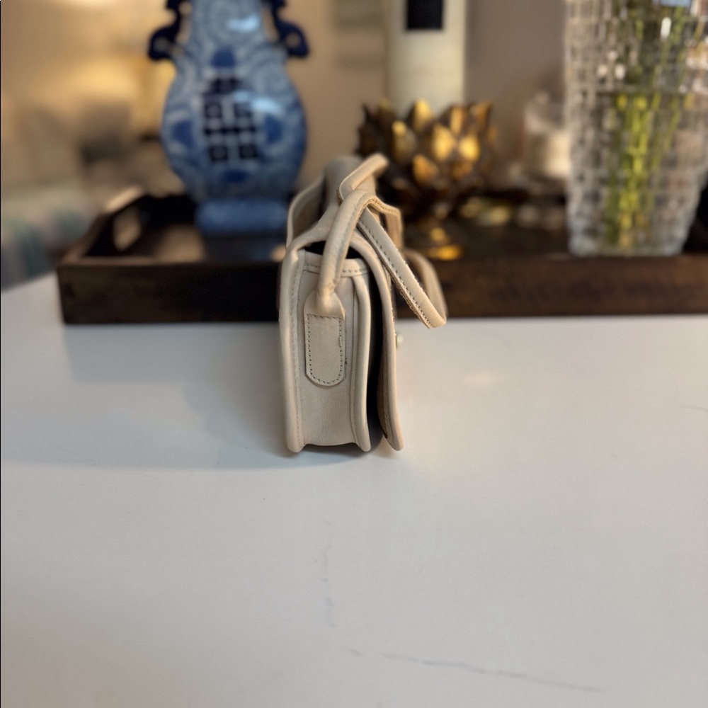 🤍 VINTAGE PARTNERS BY MERVYNS OFF WHITE LEATHER. CROSSBODY BAG! - Picture 8 of 11